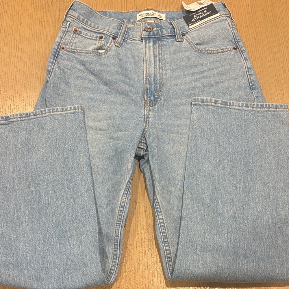 Abercrombie Ultra High Rise Ankle Straight Curve Love Pants